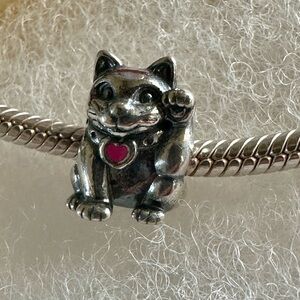 Pandora lucky cat charm